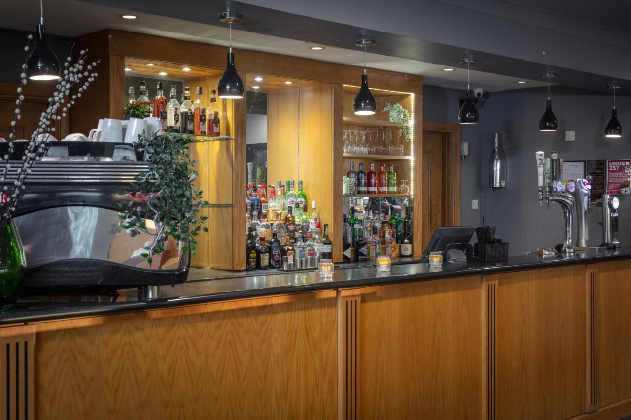 Hampshire Court Hotel & Spa Бэйсингсток Экстерьер фото