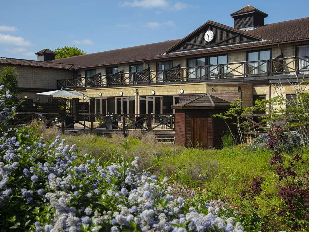Hampshire Court Hotel & Spa Бэйсингсток Экстерьер фото