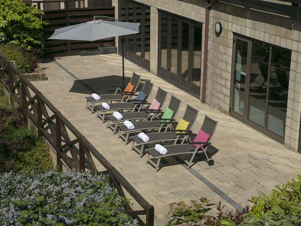 Hampshire Court Hotel & Spa Бэйсингсток Экстерьер фото