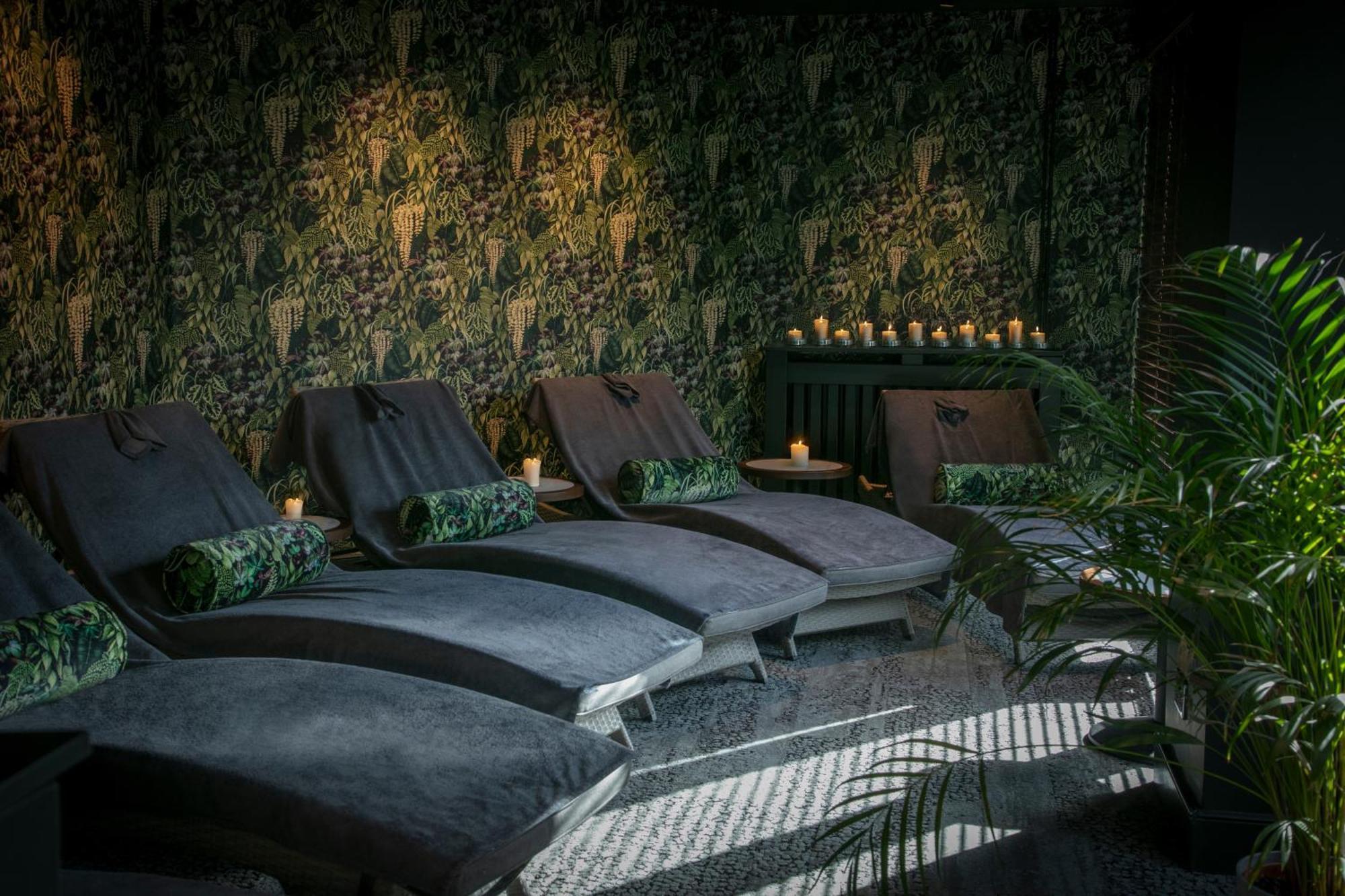 Hampshire Court Hotel & Spa Бэйсингсток Экстерьер фото