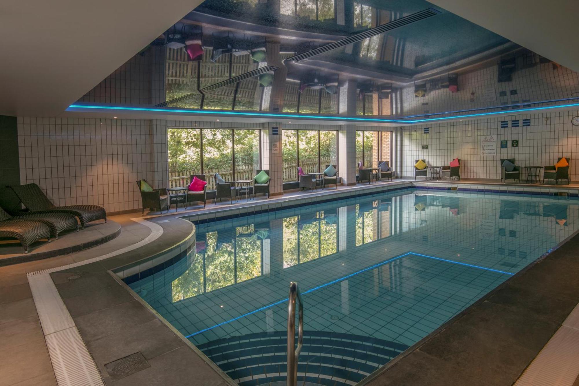 Hampshire Court Hotel & Spa Бэйсингсток Экстерьер фото