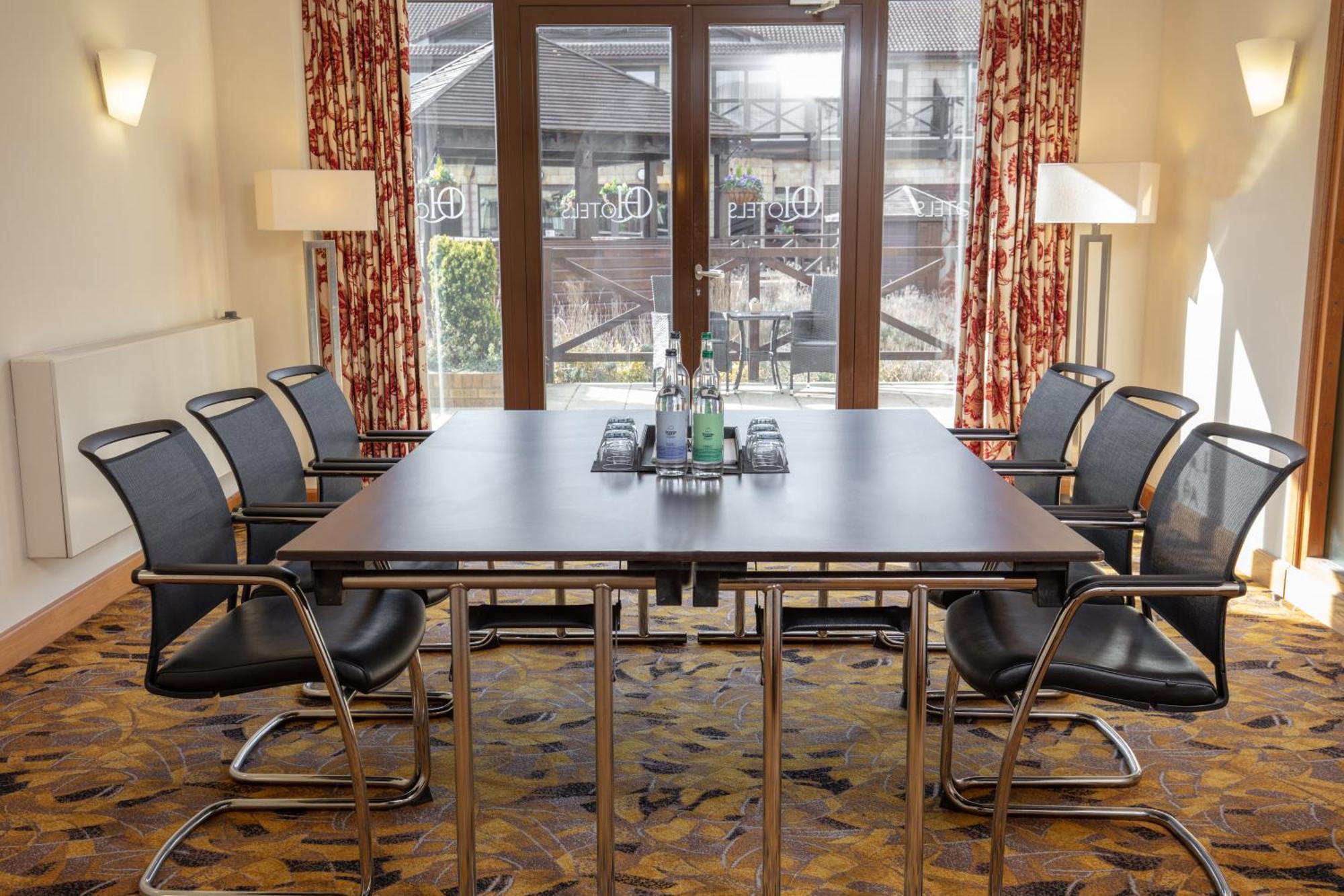 Hampshire Court Hotel & Spa Бэйсингсток Экстерьер фото