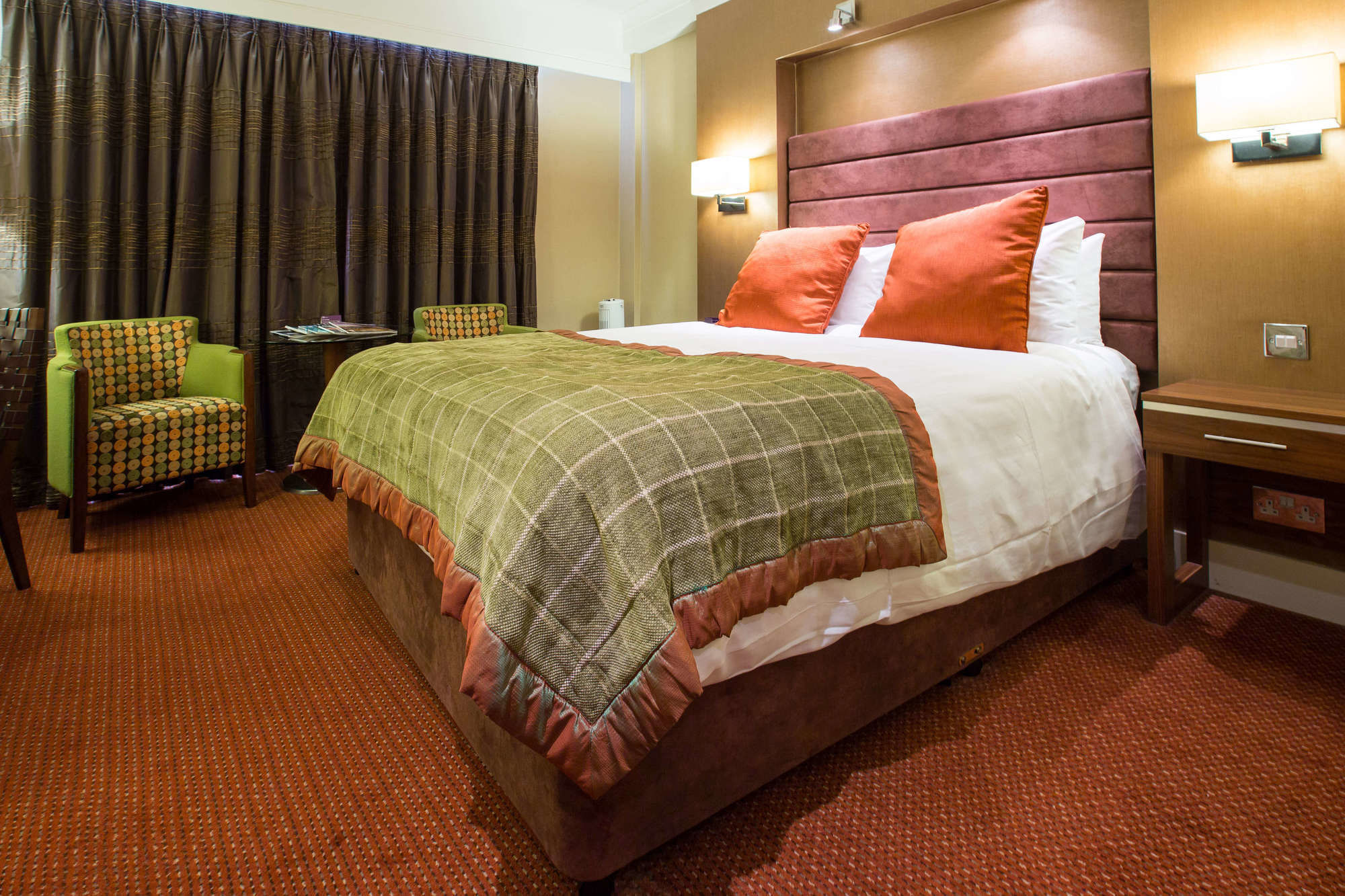 Hampshire Court Hotel & Spa Бэйсингсток Экстерьер фото