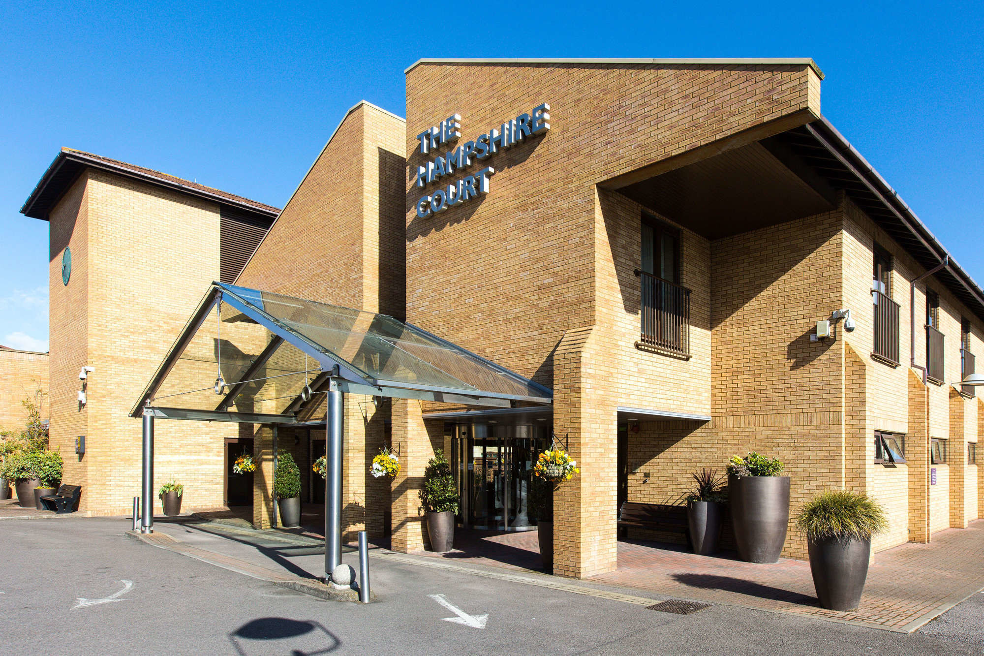 Hampshire Court Hotel & Spa Бэйсингсток Экстерьер фото