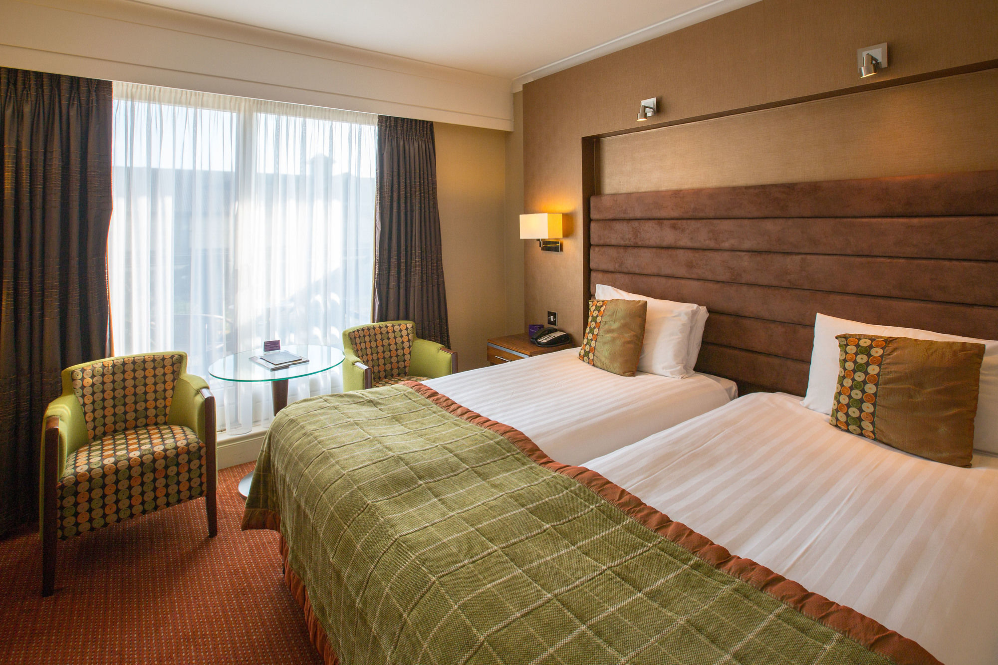 Hampshire Court Hotel & Spa Бэйсингсток Экстерьер фото
